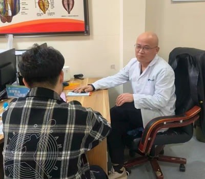 嘉兴市|男科医师高朋磊：守护男性健康，专业男科诊疗